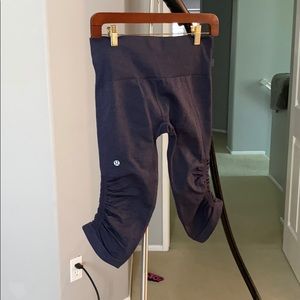 *Sold* Lululemon yoga pants